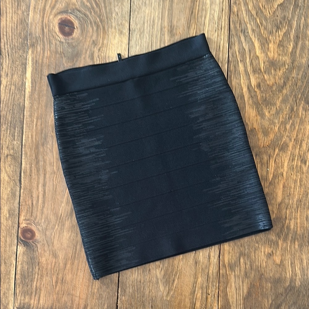 Guess mini skirt